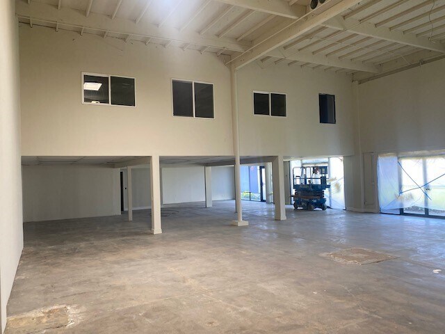 More Photos Of 1330 Ross St, Petaluma Flex For Lease