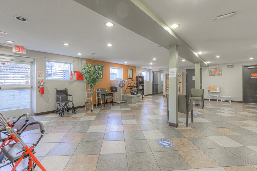 More Photos Of 1811 Charlotte Ave, Nashville Storefront Retail Office For Sale