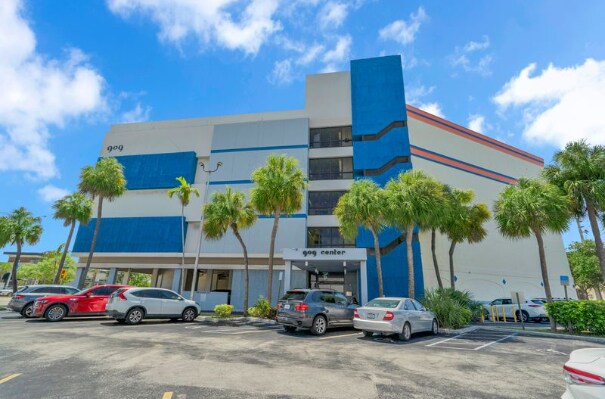 Primary Photo Of 909 NE 163rd St, North Miami Beach Medical For Sale