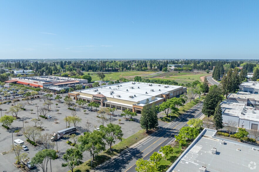 More Photos Of 2738 Sunrise Blvd, Rancho Cordova Freestanding For Lease