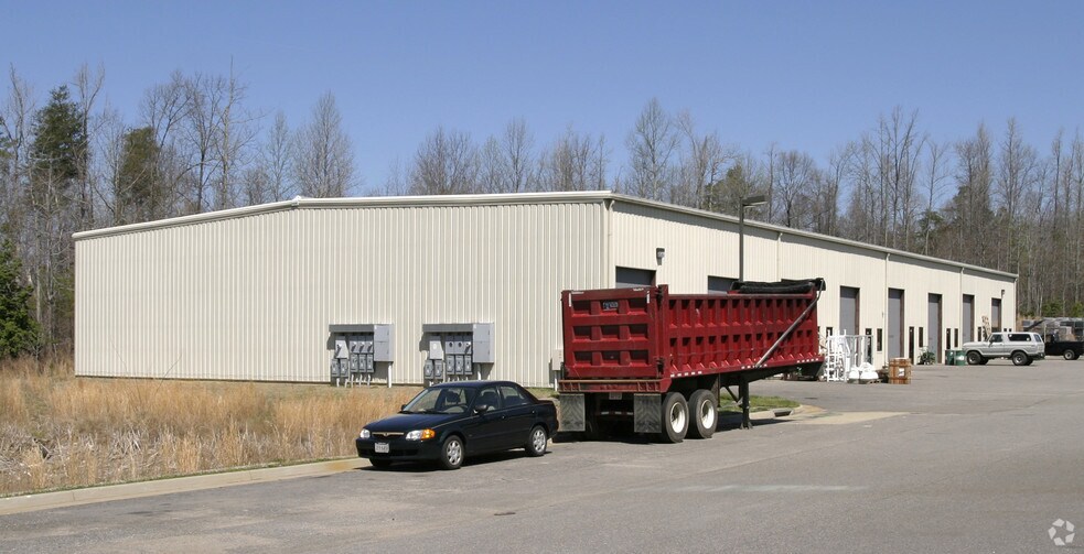 More Photos Of 8105 Richmond Rd, Toano Warehouse For Lease