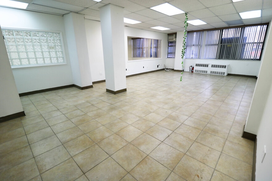 More Photos Of 41-25 KISSENA Blvd, Flushing Apartments For Lease