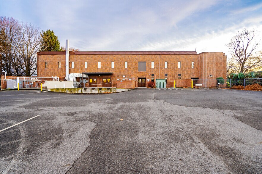 More Photos Of 3110 Port of Benton Blvd, Richland Office For Lease