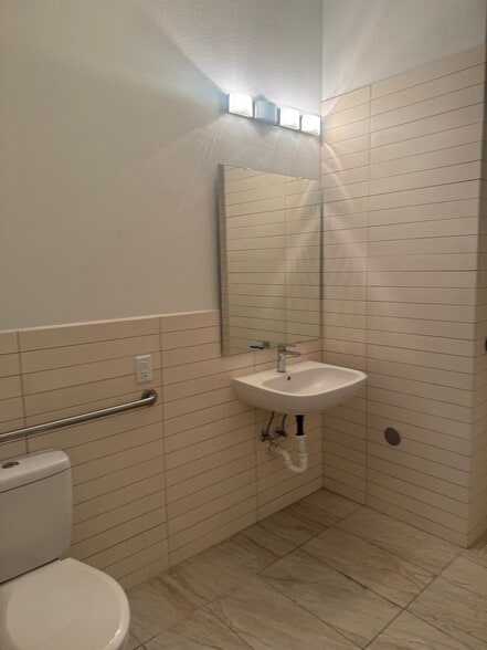 More Photos Of 7318 W Post Rd, Las Vegas Loft Creative Space For Sale