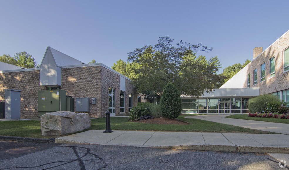More Photos Of 28 Crosby Dr, Bedford Office For Lease