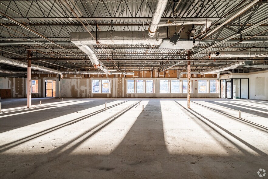 More Photos Of 6570 Tara Blvd, Jonesboro Storefront For Lease