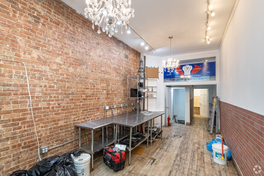 More Photos Of 1435 1st Ave, New York Apartments For Lease