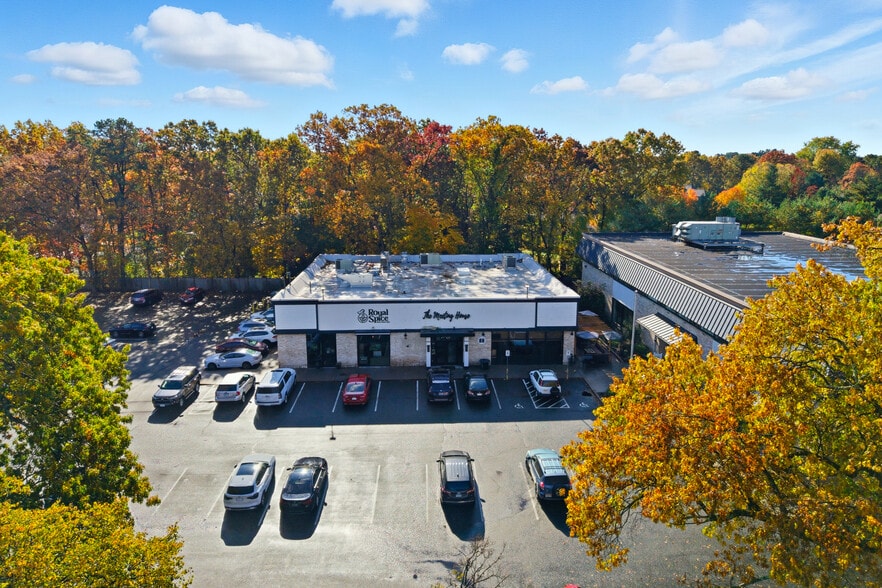 More Photos Of 827 Williams St, Longmeadow Restaurant For Lease