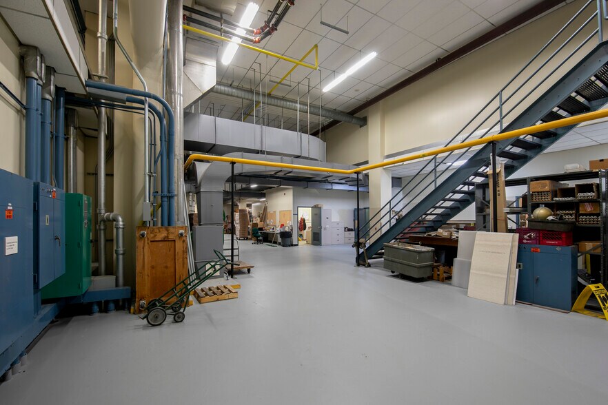 More Photos Of 333 Glen St, Glens Falls Office For Lease