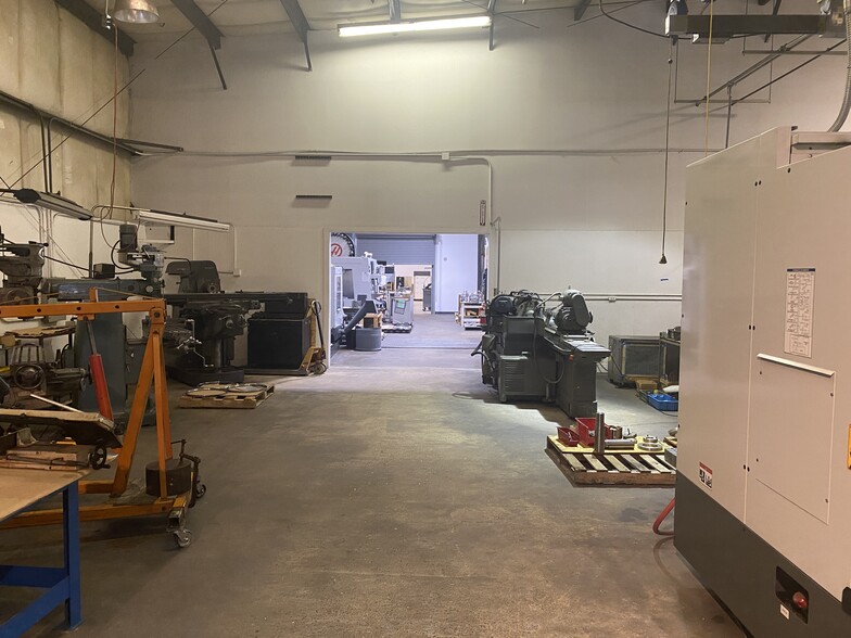 More Photos Of 1033 Cavalier Blvd, Chesapeake Manufacturing For Sale