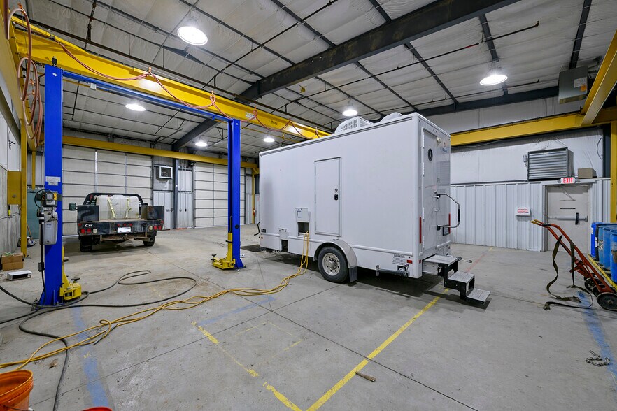 More Photos Of 44-46 Wilkins Peak Dr, Rock Springs Warehouse For Sale