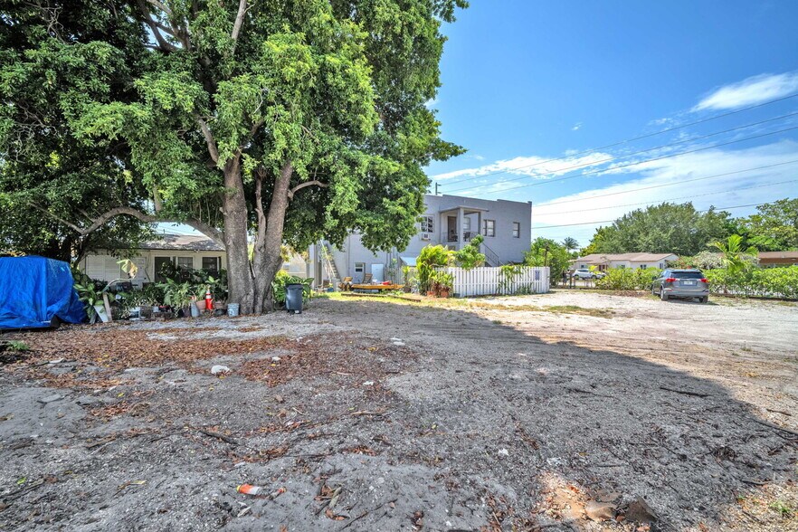 More Photos Of 2135-2237 Washington St, Hollywood Apartments For Sale