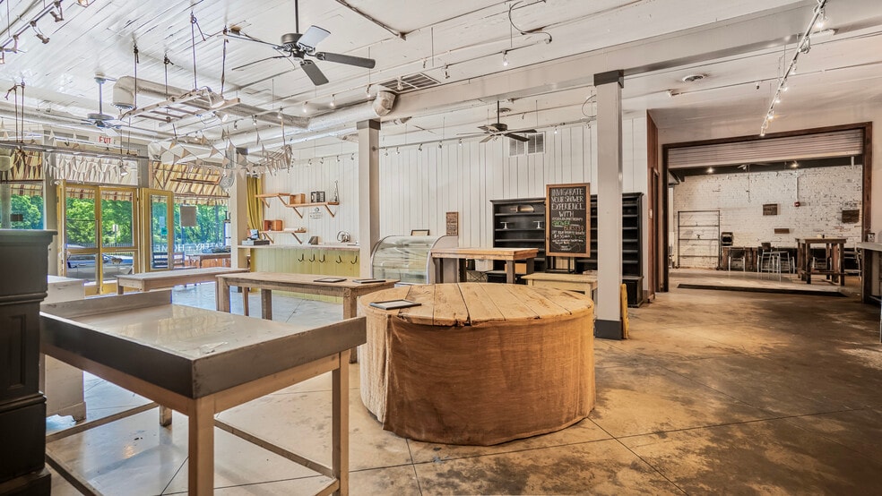 More Photos Of 3840 Highway 42, Locust Grove Restaurant For Sale