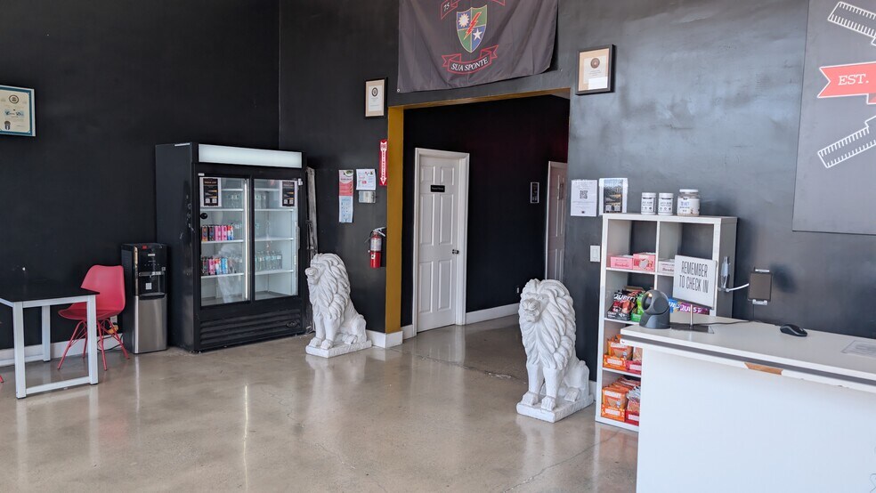 More Photos Of 440 E Holt Ave, Pomona Storefront For Lease