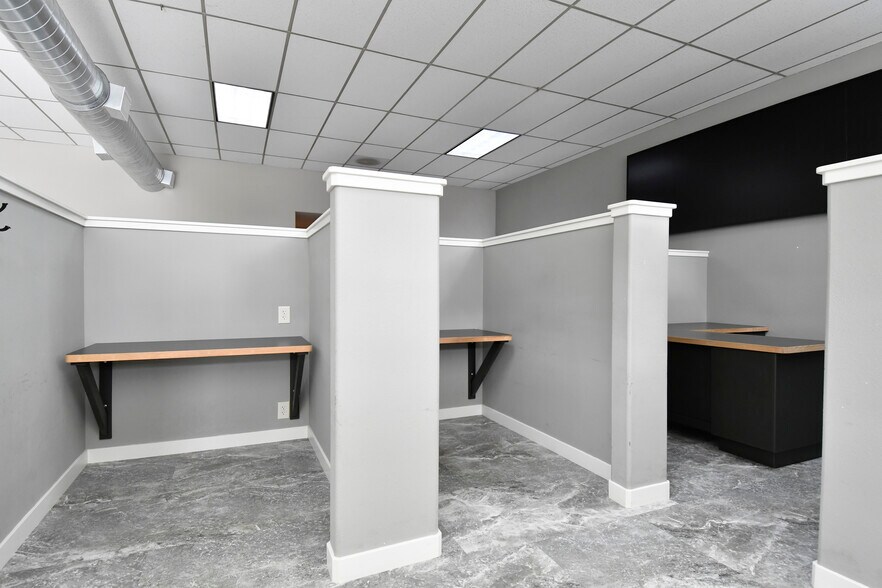 More Photos Of 143 NE Elliott Ave, Gresham Freestanding For Sale