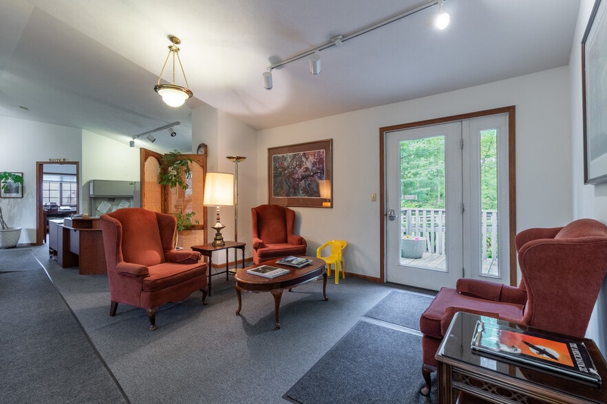 More Photos Of 375 N McClellan Ave, Marquette Office Residential For Sale