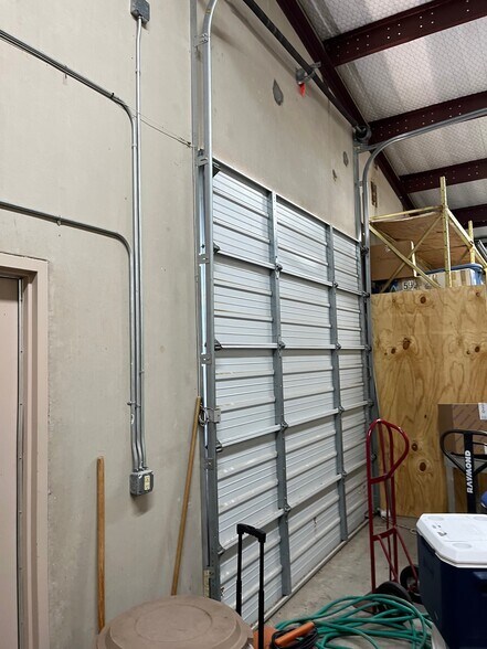 More Photos Of 1733 Universal City Blvd, Universal City Flex For Sale