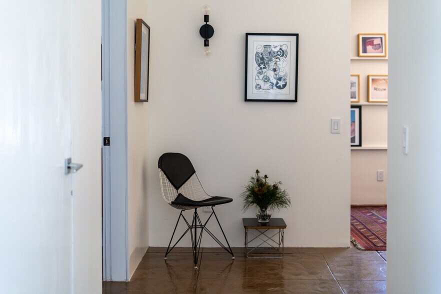 More Photos Of 310 Johnson St, Santa Fe Specialty For Sale