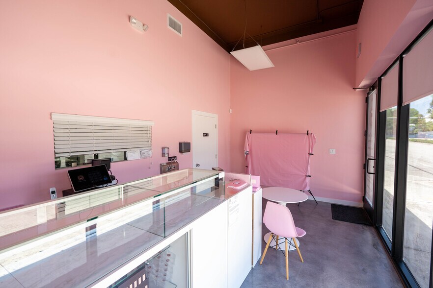 More Photos Of 300 SW 17th Ave, Miami Fast Food For Sale