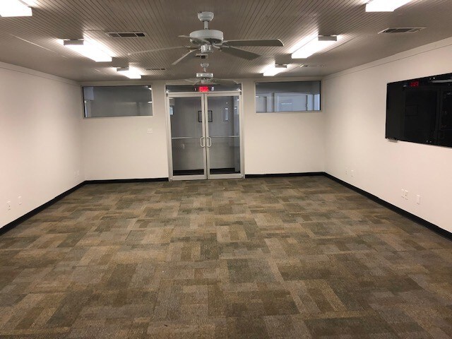 More Photos Of 108 McNutt Rd, Hutto Warehouse For Lease