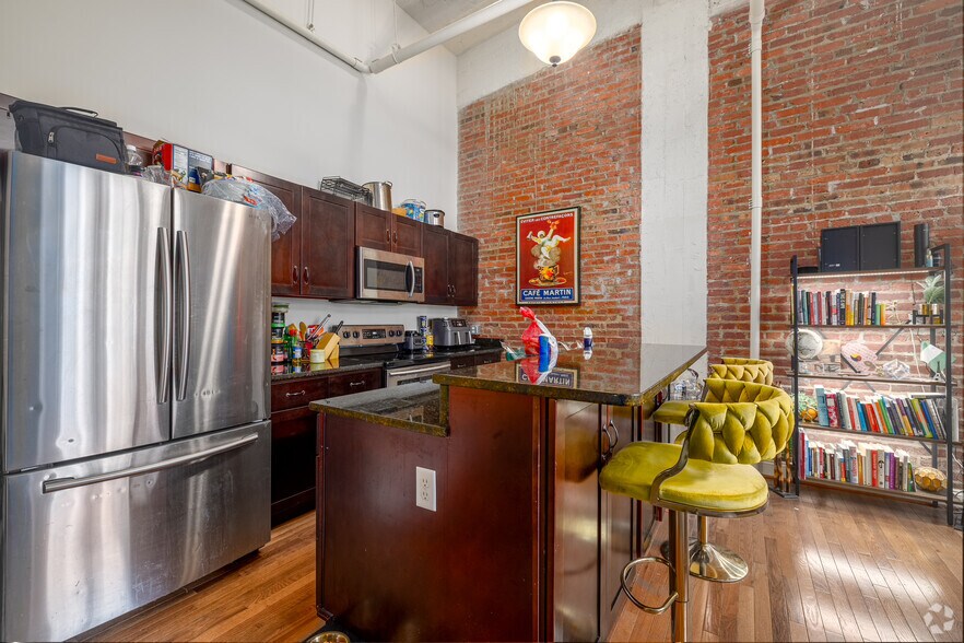 More Photos Of 311-313 W Baltimore St, Baltimore Apartments For Sale