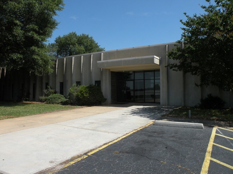 More Photos Of 4095 Old Salisbury Rd, Lexington Warehouse For Lease