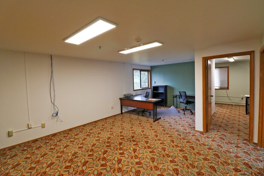 More Photos Of 3692 Hickory Ave, Eugene Healthcare For Sale