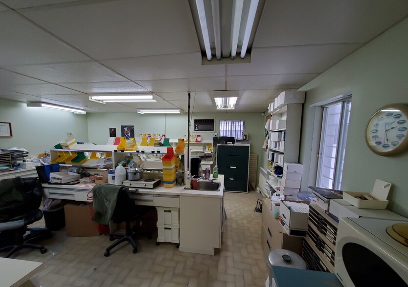 More Photos Of 3994 Boul Saint-Martin O, Laval Storefront Retail Residential For Sale