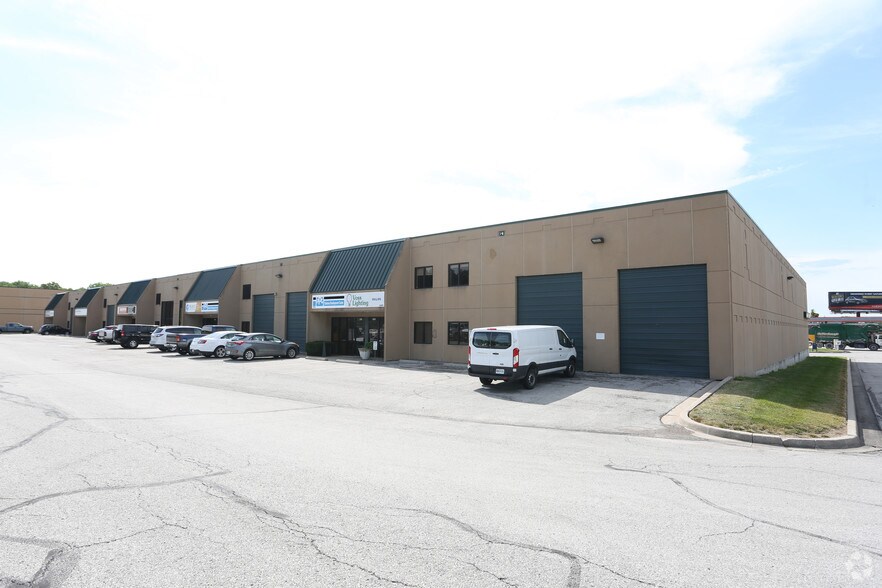 More Photos Of 2604 NE Industrial Dr, Kansas City Warehouse For Lease