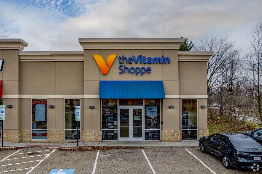 More Photos Of 1190 Main St, Cuyahoga Falls Freestanding For Lease