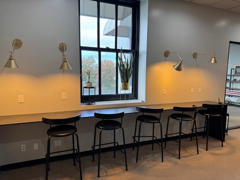 More Photos Of 1012 11th St, Modesto Office For Lease