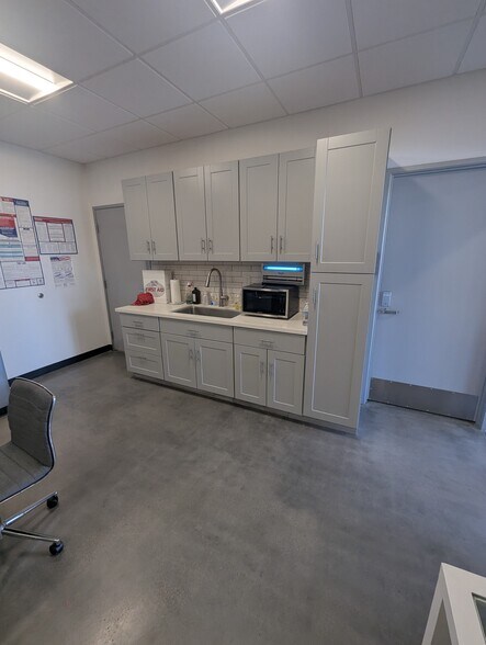 More Photos Of 1340 E Riggs Rd, Chandler Office For Lease