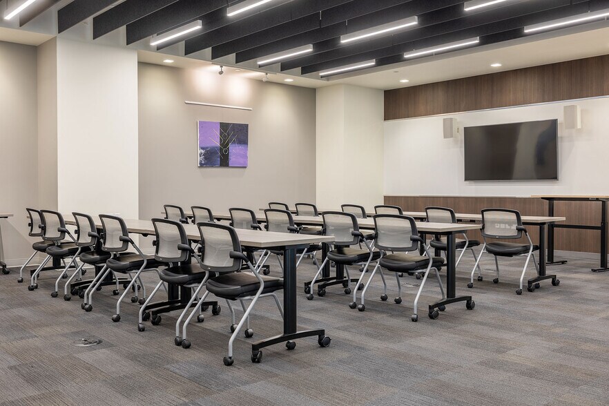 More Photos Of 11220 W Burleigh St, Wauwatosa Coworking Space