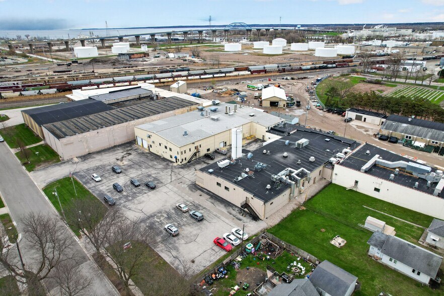 More Photos Of 1132 Lincoln St, Green Bay Warehouse For Sale