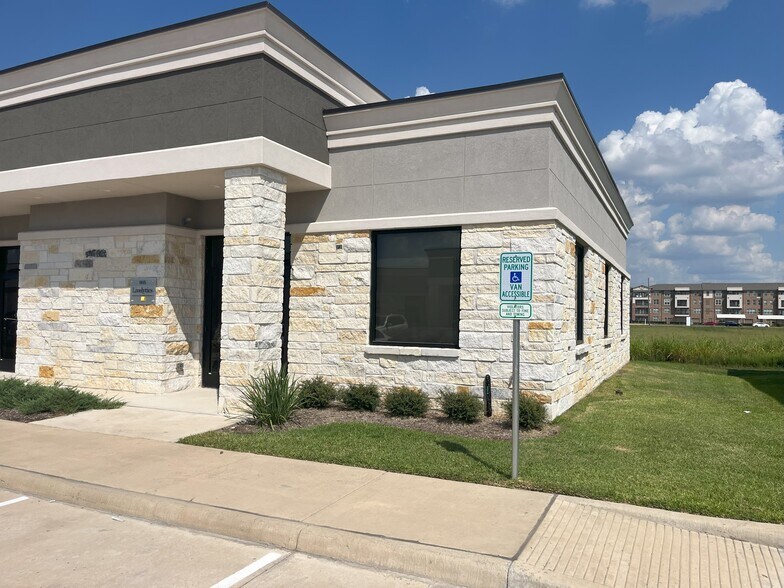 More Photos Of 25145 Star Ln, Katy Medical For Sale