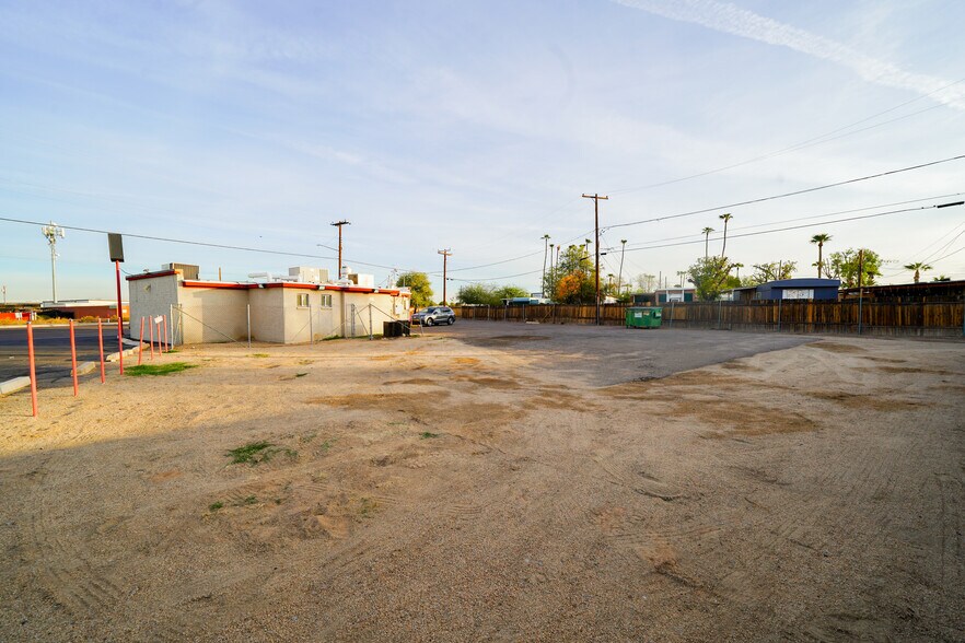 More Photos Of 301 W Main St, Avondale Restaurant For Sale