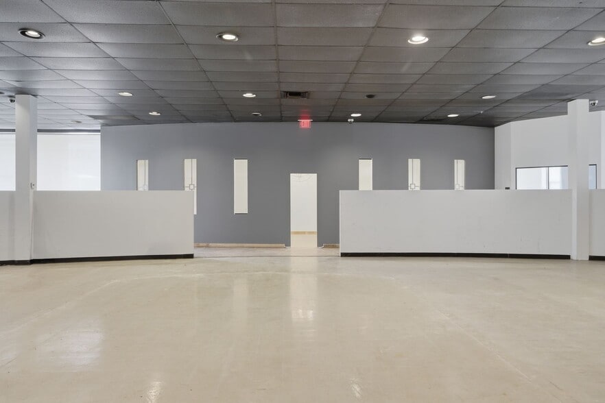 More Photos Of 1544 E Warner Ave, Santa Ana Freestanding For Sale