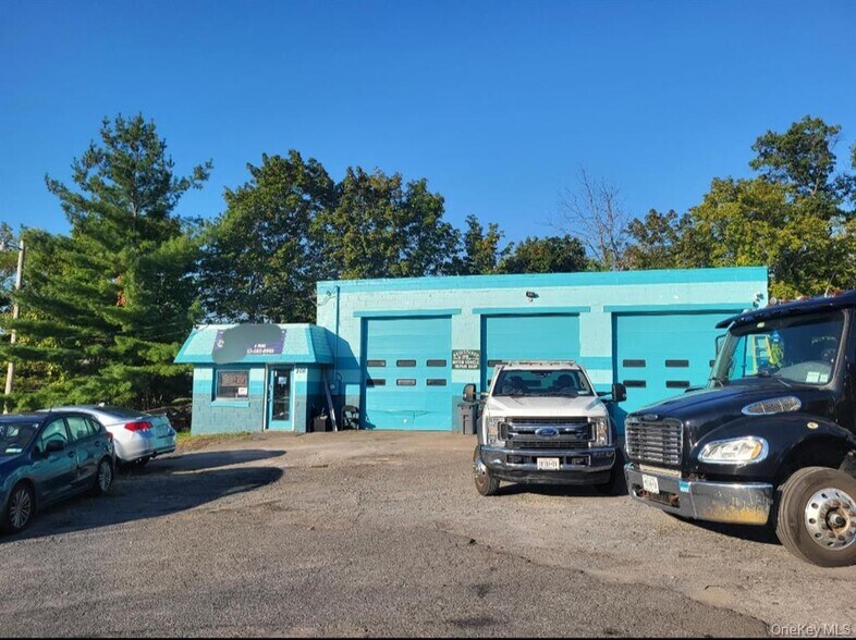 More Photos Of 268 Windsor Hwy, New Windsor Township Industrial For Sale