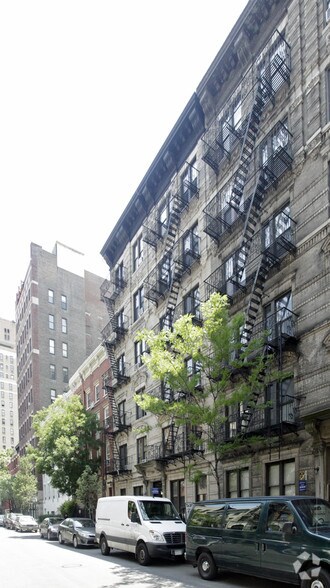 More Photos Of 236 W 15th St, New York Apartments For Lease