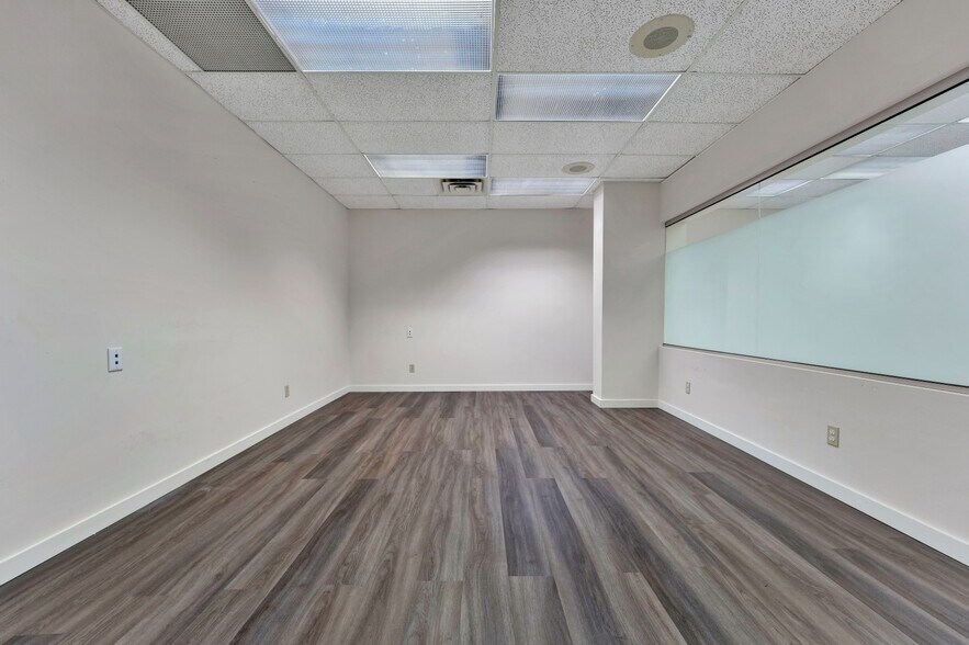 More Photos Of 11861 88 Av, Delta Office For Lease