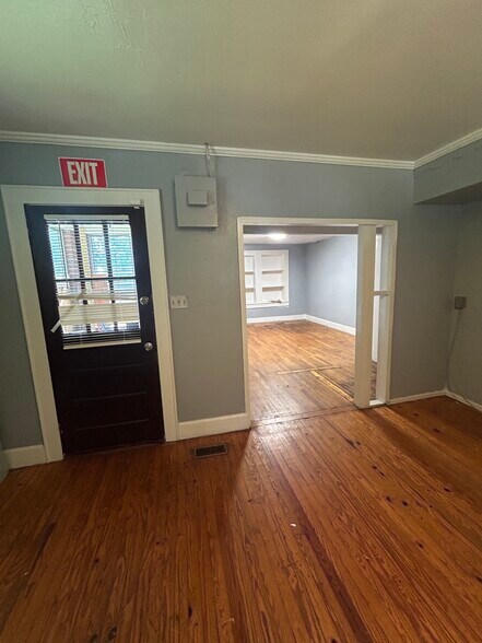 More Photos Of 1058 St Andrews Rd, Columbia General Retail For Sale