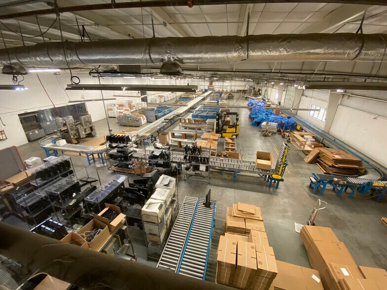 More Photos Of 4514 19th Street Ct E, Bradenton Manufacturing For Sale