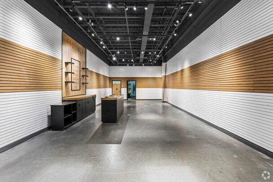 More Photos Of 4400 Ashford Dunwoody Rd NE, Atlanta Unknown For Lease