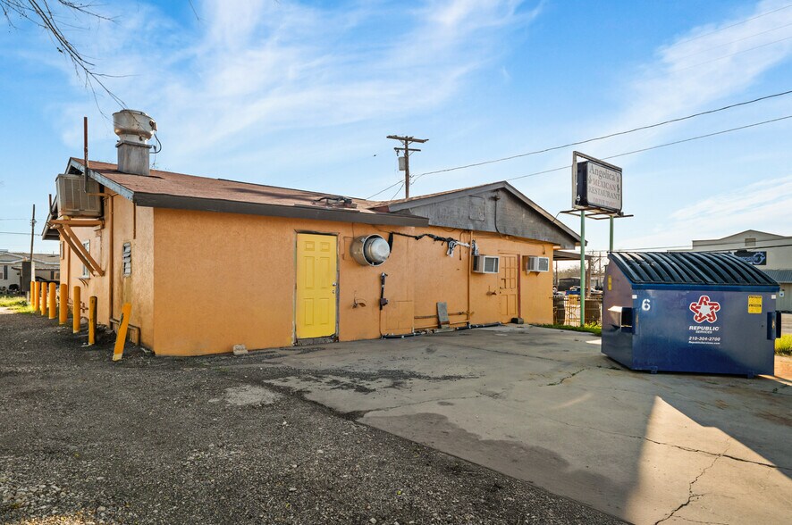 More Photos Of 1710 Second St, Pleasanton Restaurant For Sale