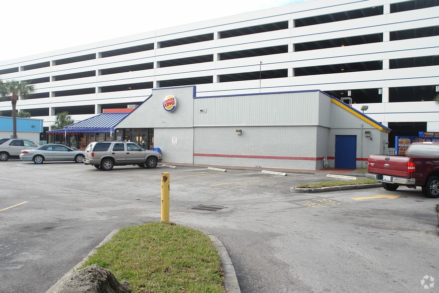 More Photos Of 225 N Atlantic Ave, Daytona Beach Restaurant For Lease