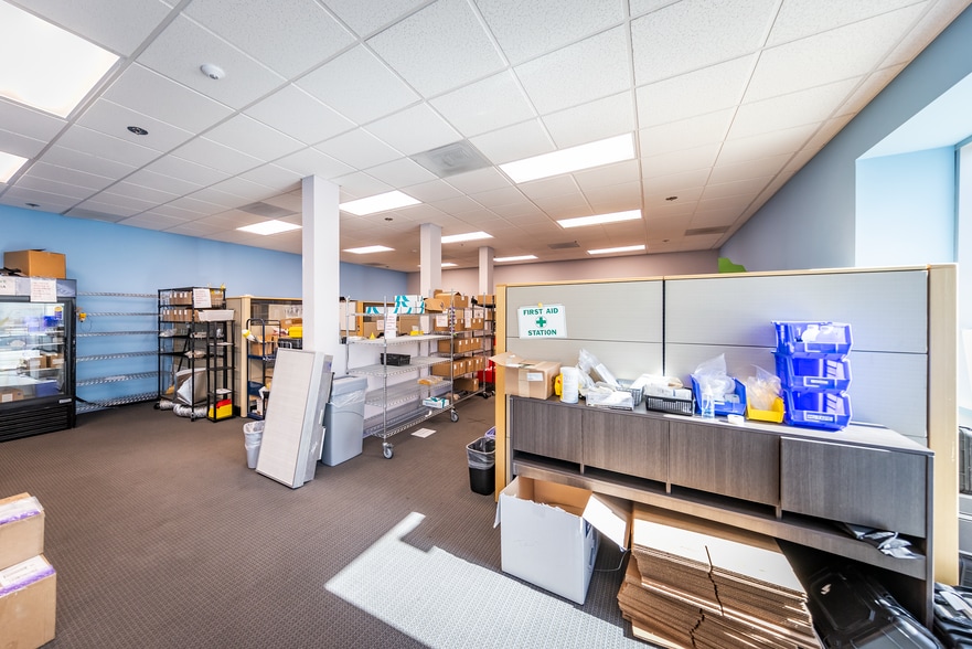 More Photos Of 8360 Juniper Creek Ln, San Diego Manufacturing For Sale