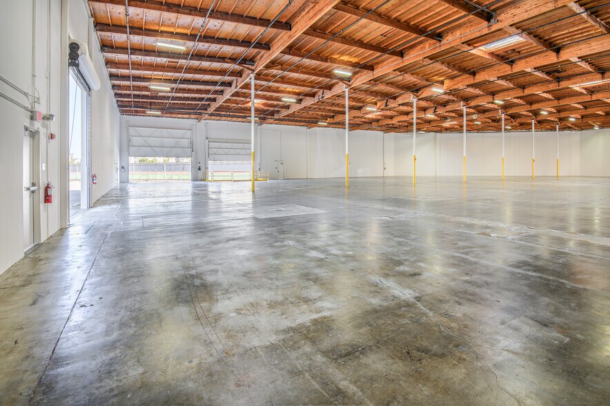 More Photos Of 2551 Santa Fe Ave, Redondo Beach Light Manufacturing For Lease