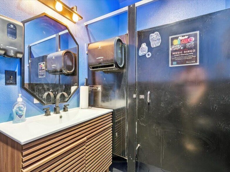 More Photos Of 5686 Pecos St, Denver Restaurant For Sale