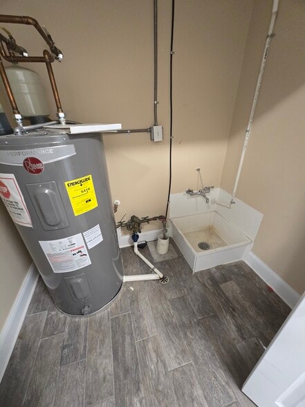 More Photos Of 3113 Mogadore Rd, Akron Warehouse For Sale