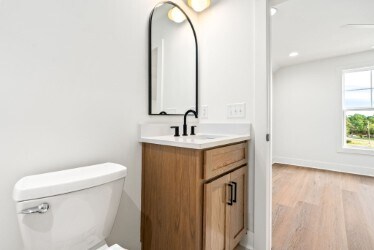 More Photos Of 580 Pride Ave, Auburn Specialty For Sale